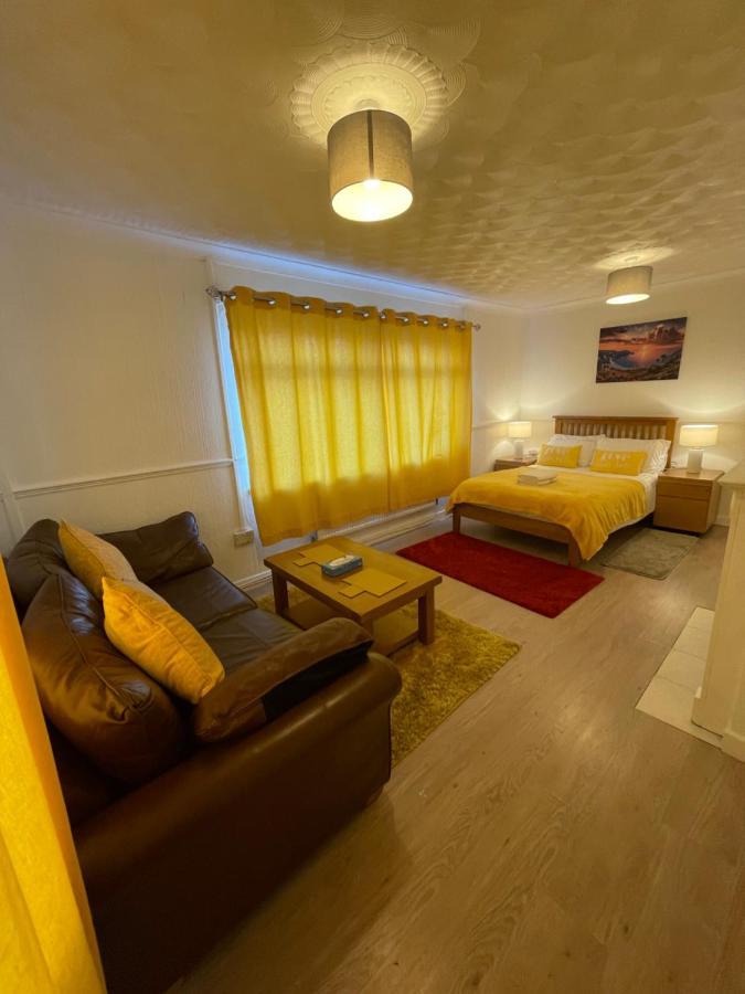 Holiday Home Cardiff City Sleeps 7 Экстерьер фото